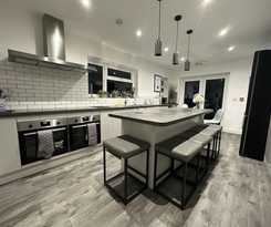 6 Bedroom 5 Shower rm House in Central Nottingham