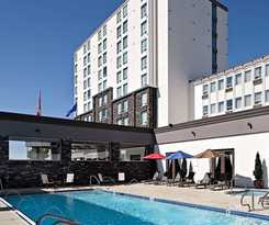 Hotel Carriage House and Conference Centre