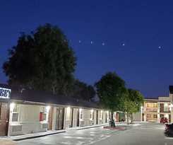 Le Blanc Inn and Suites