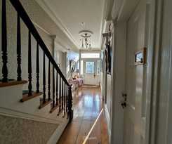 Cromwell Manor Inn