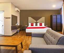 Hotel OYO 90474 Skycity Motel