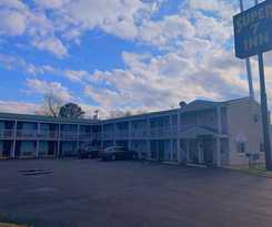 Super 7 Inn