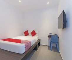 Hotel OYO 128 Mutiara Suites