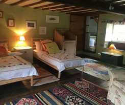 The Hillis Farmhouse - 6 Bed - Sleeps 11 - Pets