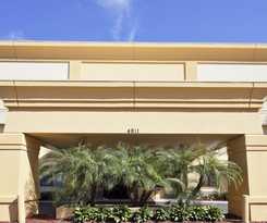La Quinta Inn & Suites by Wyndham Tampa Fairgrounds - Casino