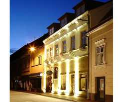 Hotel Pod Z&aacute;mkem