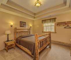 Sojourner\'s Lodge and Log Cabin Suites