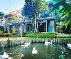 River CoCo Amphawa