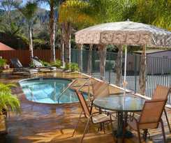 Hotel Oakridge Inn