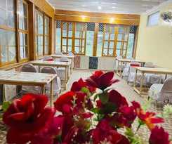 Hotel Kashmir Dosut Lodges POK