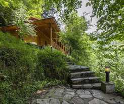 Hotel Pine Park Edge Resort Khanian