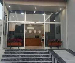  Sever Suites Hotel