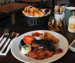 Hotel The Lion at Malpas