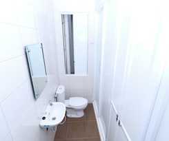 Kamar Keluarga Tanah Abang