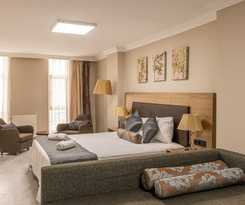  Blue Park Hotel