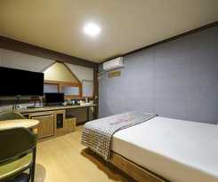 Hotel Gyeongsan Bless