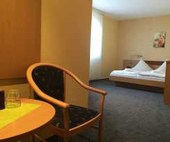 Warias Hotel and Restaurant