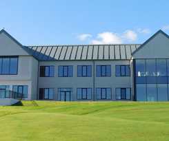 Hotel COMIS and Golf Resort