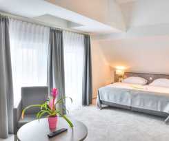 Fast Lane Hotel