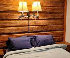 Hotel Log Cabin Motel