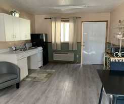 Lamplighter Cabins and Suites
