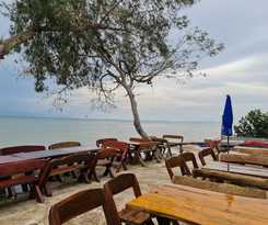 Roong Arun Resort