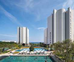 Hotel Ananti At Busan Village