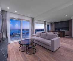 Horizon Two Bedroom Penthouse Hot tub