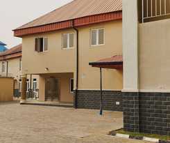 Hotel Breakfort and Suites