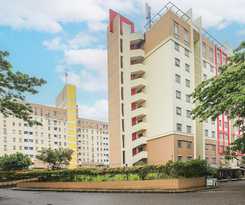 Collection O 93646 Grand Property By
