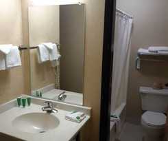 Lavissh Inn & Suites