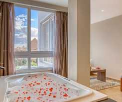 Hotel Saray Pyramids and Museum View