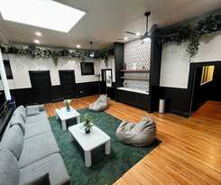 Howzit Hostels Hawaii