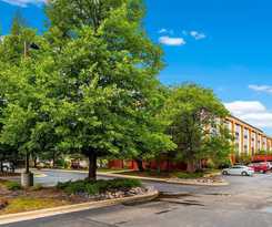 Hotel SureStay Plus by Best Western Chicago Lombard