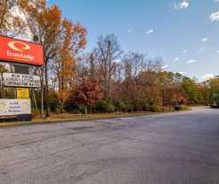 Econo Lodge Inn and Suites