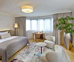 Maximilian Stadthaus Penz	