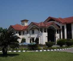 Hotel The Lake Land Country Club Residency