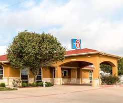 Hotel Motel 6 Alvarado, TX