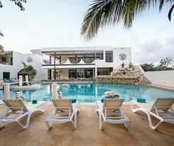 Casa Kaoba and Suites