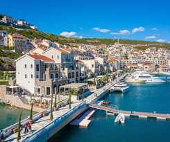 Hotel Lustica Bay