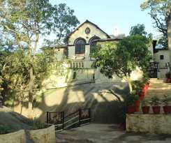 Hotel Royal Heritage Lake View Resort