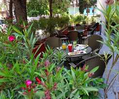 L Plaza