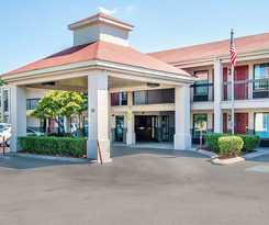 Econolodge Inn and Suites - Murfreesboro I-24 Exit 78B