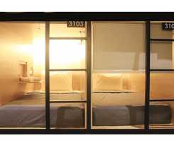 Hotel Livinn Hostel City Center Surabaya