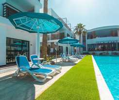 La Rosa Waves Beach - Couple and Families Only