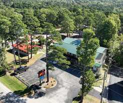 Hotel Travelers Inn