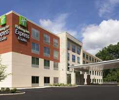 Holiday Inn Express and Suites Kingsland I-95-Naval Base Area, an IHG