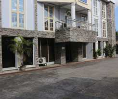 Hotel Au-del&agrave; des Frontieres