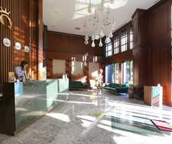 Q Hotel