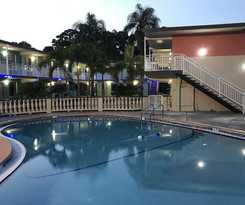 Tropical Inn and Suites